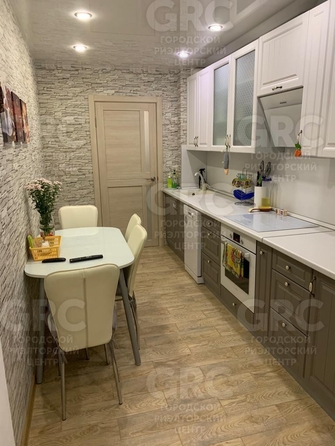 
  Продается 2-комн. квартира, 60 м², Пластунская ул, д. 2
. Фото 2.