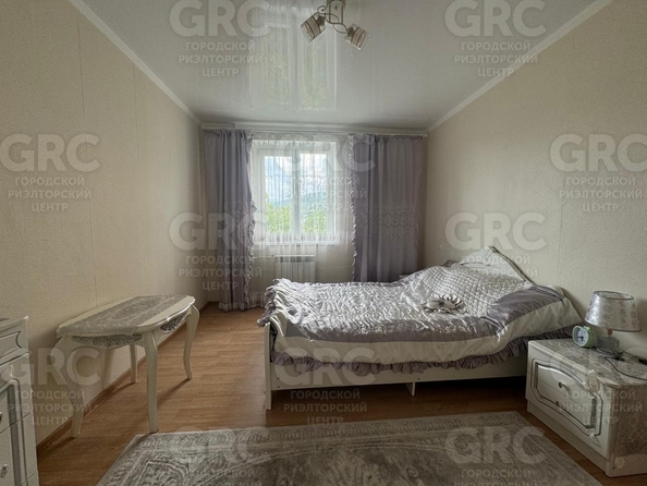 
  Продается 2-комн. квартира, 67 м², Вишневая ул, д. 17
. Фото 4.