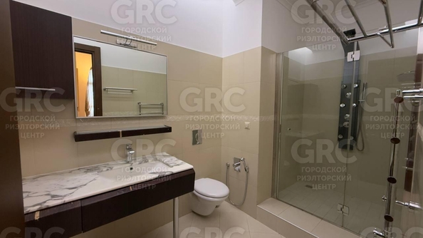
  Продается 4-комн. квартира, 220 м², Войкова ул, д. 35
. Фото 6.