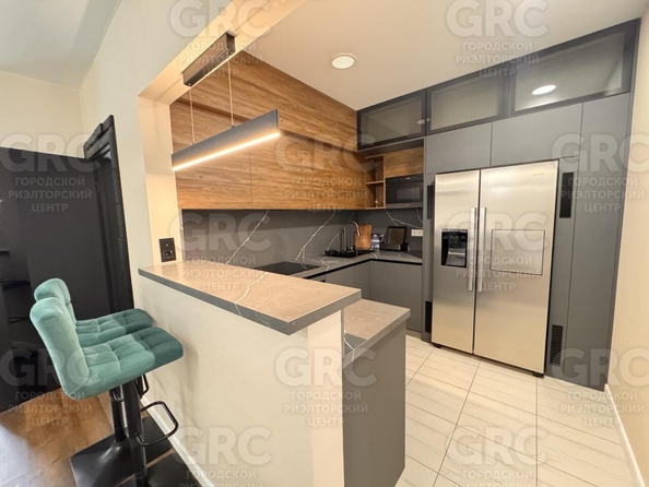 
  Продается 2-комн. квартира, 56 м², Туапсинская ул, д. 8
. Фото 6.