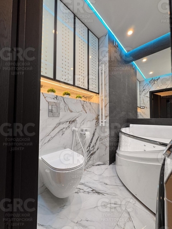 
  Продается 2-комн. квартира, 56 м², Туапсинская ул, д. 8
. Фото 23.