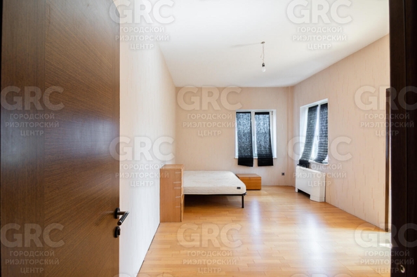 
  Продается 3-комн. квартира, 110.3 м², Виноградная ул
. Фото 26.