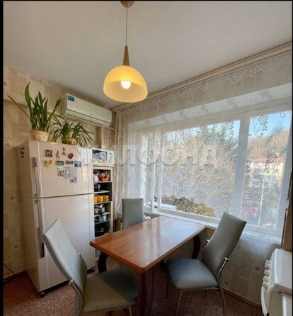 
   Продам 2-комнатную, 53 м², Мира пер, 18

. Фото 4.