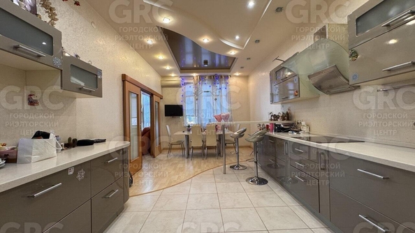 
  Продается 3-комн. квартира, 134.4 м², Войкова ул, д. 35
. Фото 2.