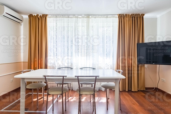 
  Продается 4-комн. квартира, 75 м², Новоселов ул, д. 11
. Фото 3.