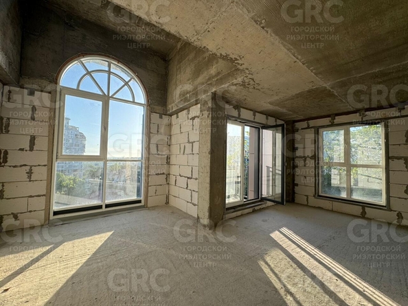 
  Продается студия, 97 м², Туапсинская ул, д. 10
. Фото 1.