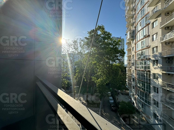 
  Продается 3-комн. квартира, 80 м², Туапсинская ул, д. 10
. Фото 4.