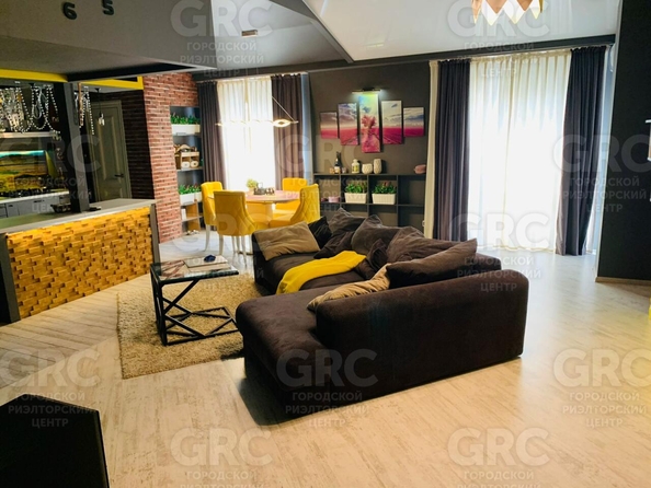 
  Продается 4-комн. квартира, 130 м², Полтавская ул, д. 14
. Фото 3.