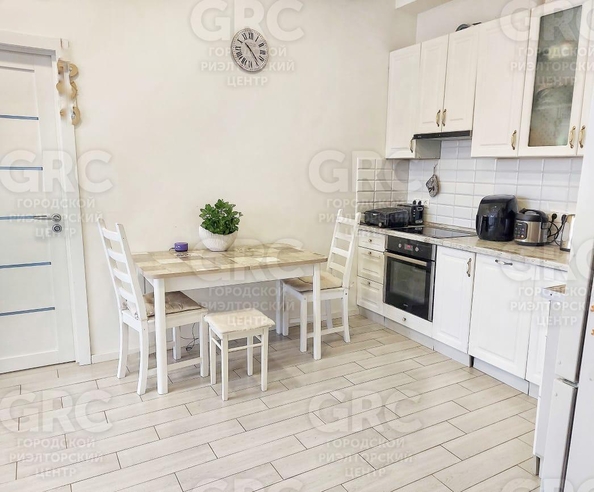 
  Продается 3-комн. квартира, 68 м², Тепличная ул, д. 96
. Фото 1.