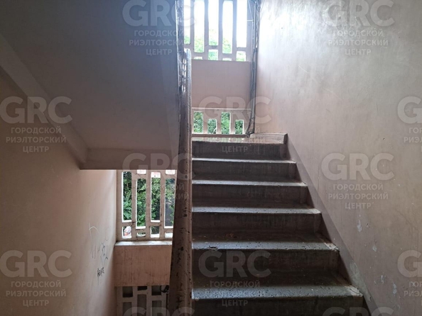 
  Продается 2-комн. квартира, 42 м², Конституции СССР ул, д. 10
. Фото 9.