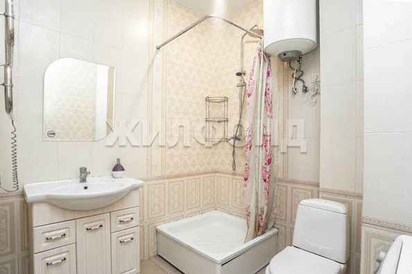 
   Продам 2-комнатную, 38 м², Изумрудная ул, 85Б

. Фото 6.