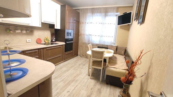 
  Продается 2-комн. квартира 65 м². Фото 1.