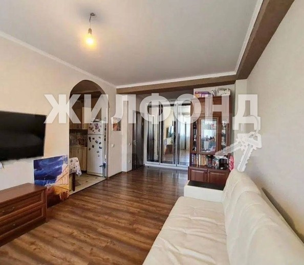 
   Продам 2-комнатную, 42 м², Макаренко ул, 8/6А

. Фото 2.