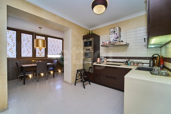
  Продается 4-комн. квартира 130 м². Фото 1.
