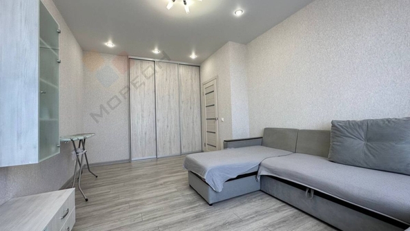 
   Продам 1-комнатную, 40 м², Гидростроителей ул, 59/2

. Фото 1.