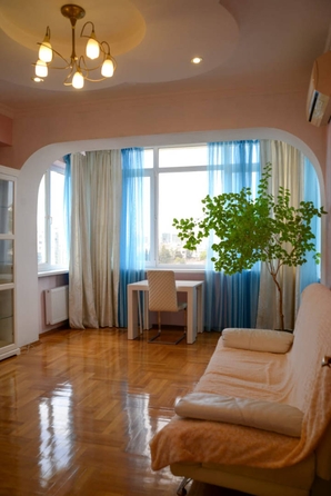 
   Продам 4-комнатную, 180 м², Карбышева пер, 5

. Фото 8.