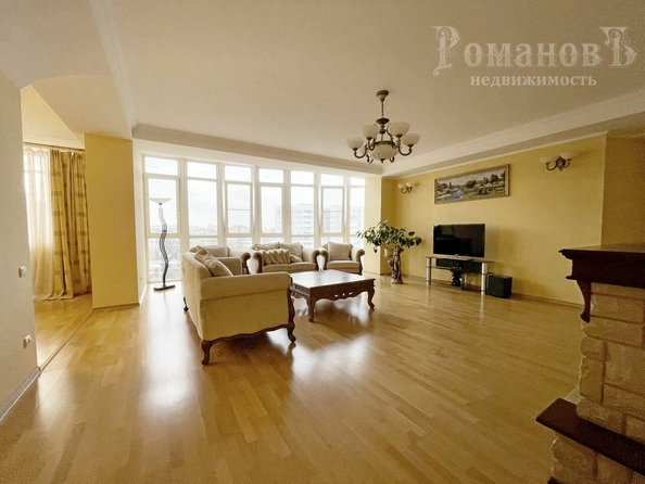 
   Продам 4-комнатную, 178.4 м², Мира ул, 282/2

. Фото 8.