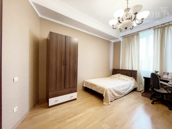 
   Продам 4-комнатную, 178.4 м², Мира ул, 282/2

. Фото 20.