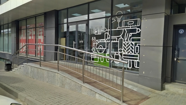 
   Сдам торговое помещение, 1600 м², Пирогова ул, 63а

. Фото 1.