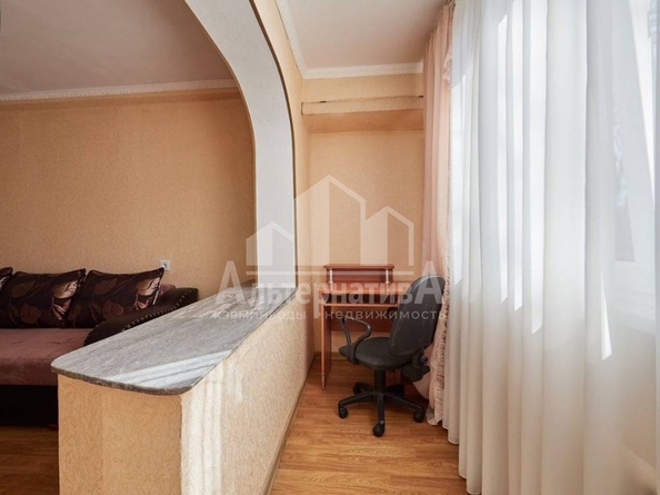 
   Продам 2-комнатную, 53 м², Героев Медиков ул

. Фото 9.