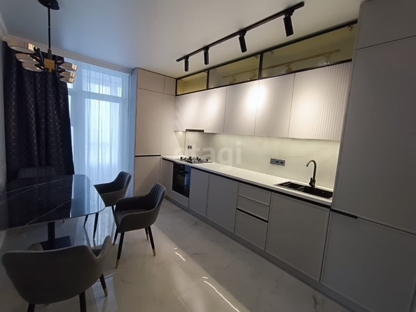 
   Продам 3-комнатную, 72 м², Павла Буравцева ул, 42

. Фото 1.