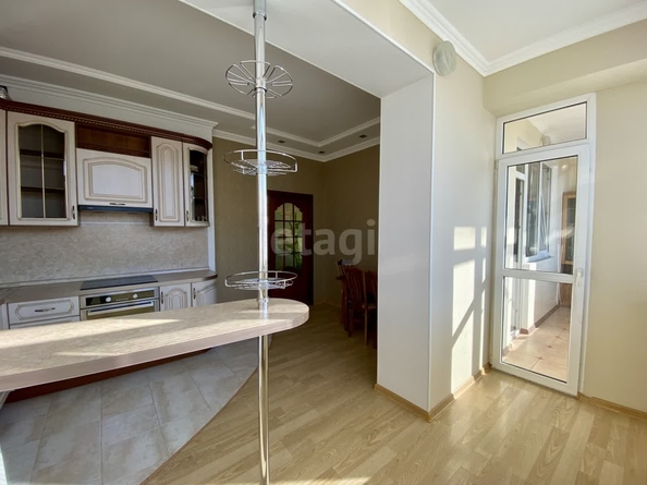 
   Продам 2-комнатную, 58 м², Маяковского ул, 15

. Фото 4.