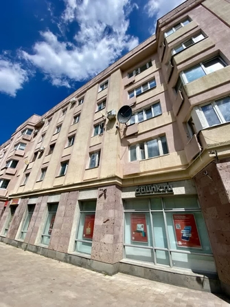 
  Продается торговая площадь, 355 м², Маршала Жукова ул, д. 42
. Фото 3.