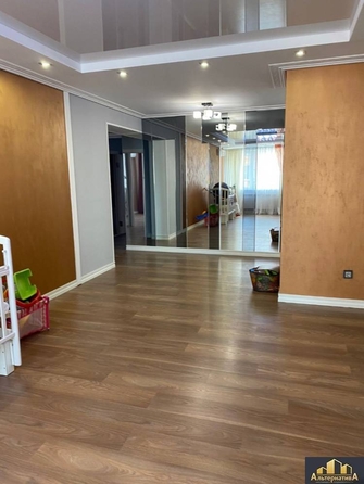 
  Продается 3-комн. квартира, 106 м², Октябрьская ул
. Фото 6.