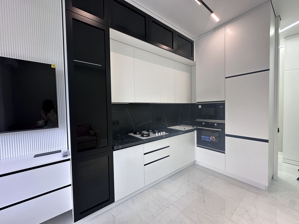 
  Продается 1-комн. квартира, 47 м², Озерная ул, д. 2
. Фото 3.