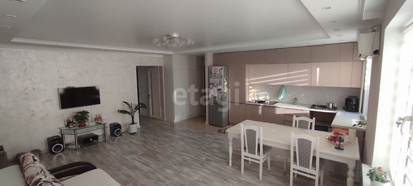
  Продается 4-комн. квартира, 110 м², Л.Толстого ул, д. 45
. Фото 1.
