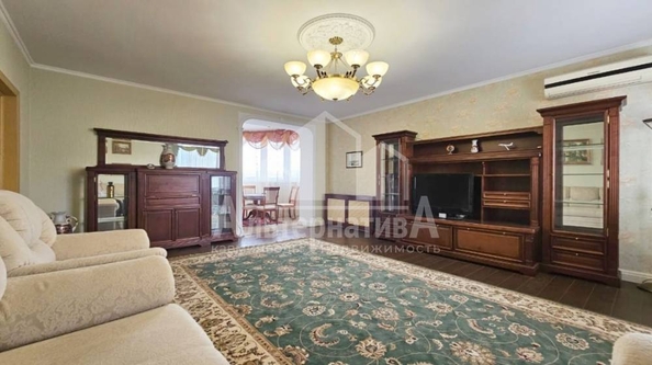 
  Продается 2-комн. квартира, 98 м², Кирова ул
. Фото 5.