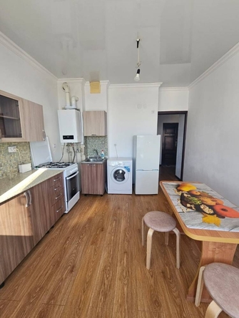 
  Сдается 2-комн. квартира, 62 м², Азербайджанская ул
. Фото 1.