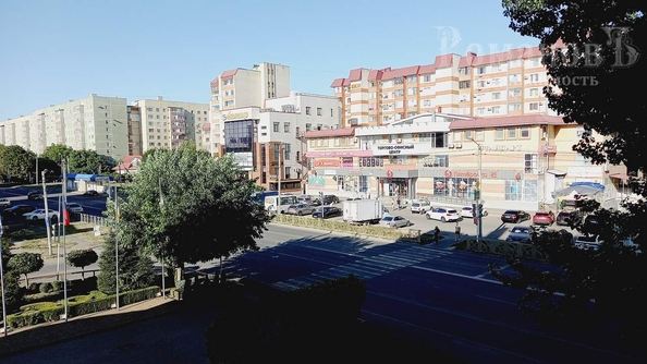 
  Продается 2-комн. квартира, 96 м², Пирогова ул, д. 37
. Фото 4.