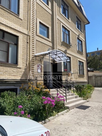 
  Сдается 1-комн. квартира, 65 м², Революции ул
. Фото 1.