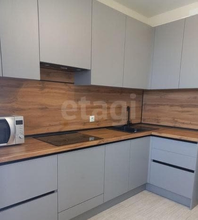 
  Сдается 1-комн. квартира, 35 м², Тюльпановая ул, д. 12
. Фото 3.