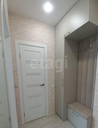 
  Сдается 1-комн. квартира, 35 м², Тюльпановая ул, д. 12
. Фото 5.