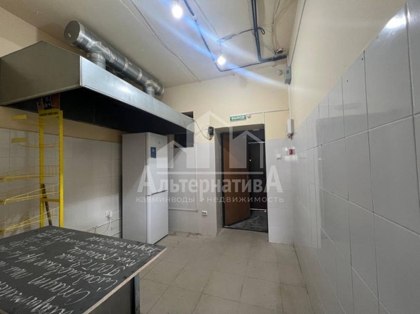 
  Продается универсальное помещение, 55 м², Азербайджанская ул
. Фото 8.