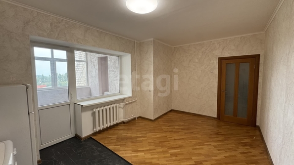 
  Продается 2-комн. квартира, 77 м², Пирогова ул, д. 70
. Фото 11.