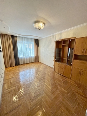 
  Продается 3-комн. квартира, 77 м², Оранжерейная ул, д. 9
. Фото 1.
