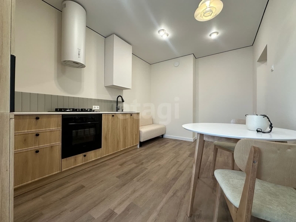 
  Продается 2-комн. квартира, 53 м², Николая Голодникова ул, д. 7к1
. Фото 2.