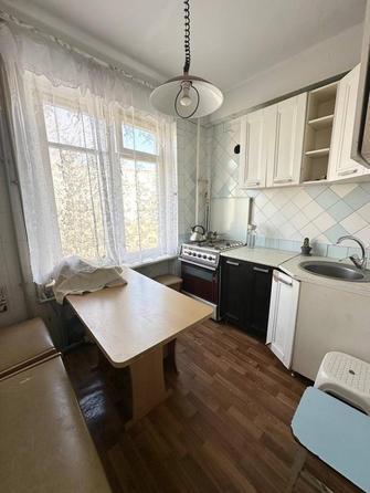 
  Продается 3-комн. квартира, 50 м², Юлиуса Фучика ул, д. 4
. Фото 4.