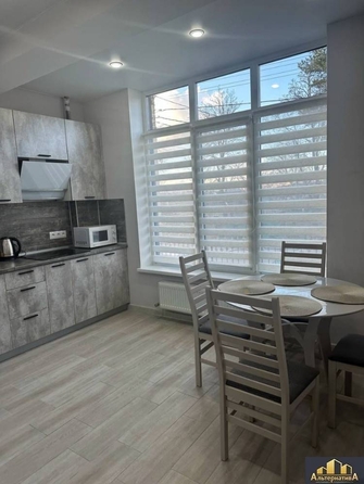 
  Сдается 1-комн. квартира, 45 м², Замковая ул
. Фото 2.