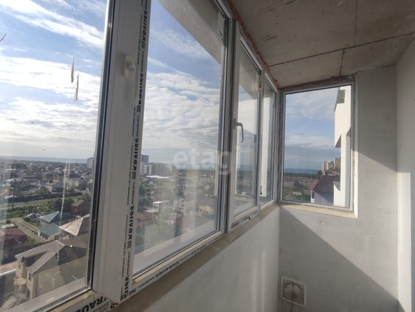 
   Продам 3-комнатную, 93 м², Южный обход ул, 1/1

. Фото 2.