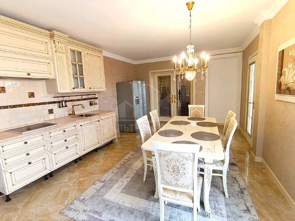 
  Продается 4-комн. квартира 195 м². Фото 1.