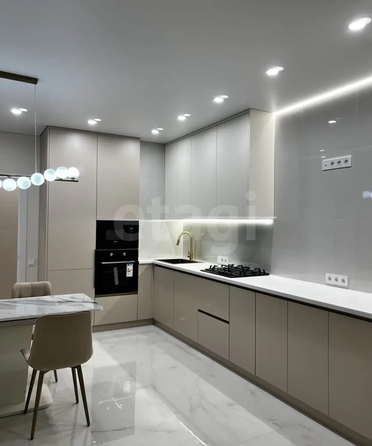 
  Продается 2-комн. квартира 65 м². Фото 1.