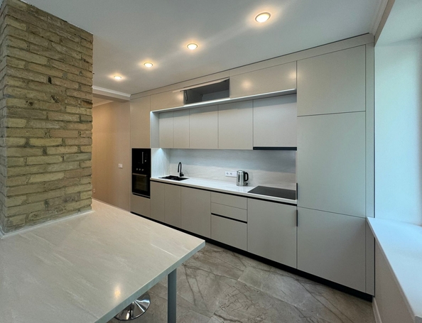 
  Продается 2-комн. квартира 65 м². Фото 2.