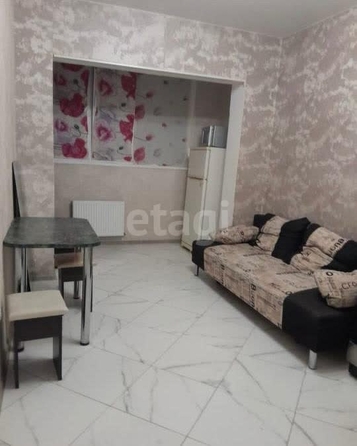 
   Продам 1-комнатную, 38 м², Чапаева ул, 4В/1

. Фото 2.