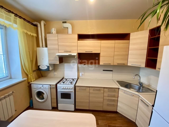 
   Продам 1-комнатную, 44 м², Глинки ул, 37А

. Фото 2.