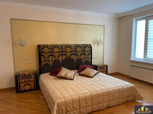 
   Продам 3-комнатную, 180 м², Островского ул

. Фото 4.