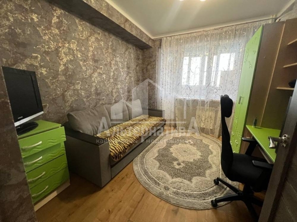 
   Продам 4-комнатную, 77.5 м², Набережная ул

. Фото 5.